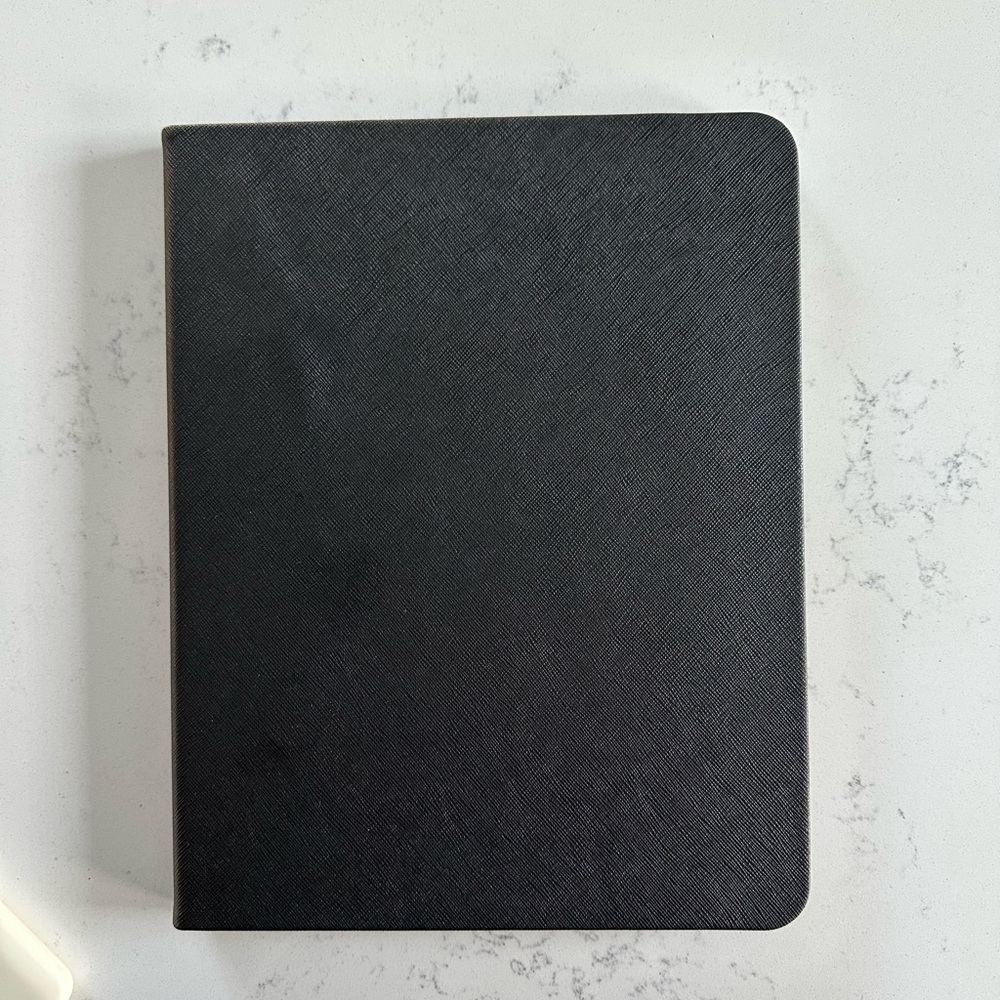 NWOT. Heyday Apple iPad folio cover in Black.Saffiano 10.2” iPad or 10.5iPad Air